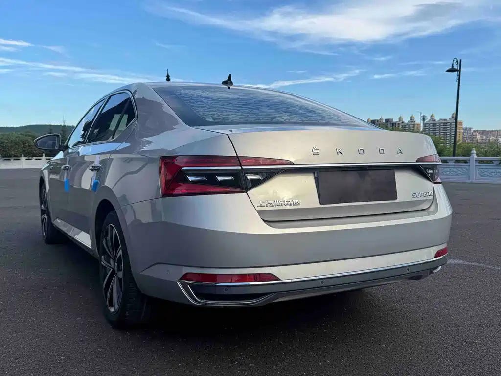 Skoda Superb — фото 4