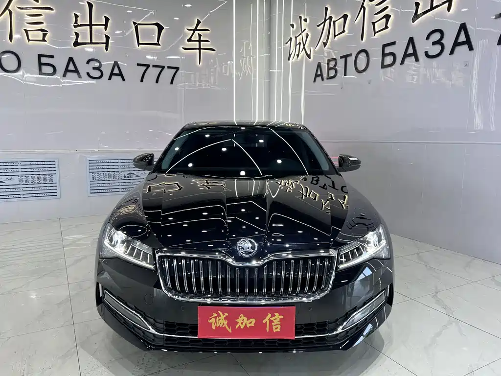 Skoda Superb — фото 2