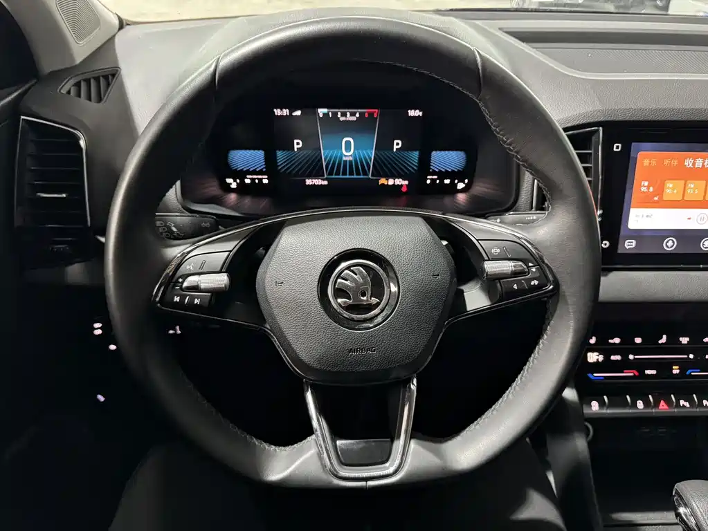 Skoda Karoq — фото 7