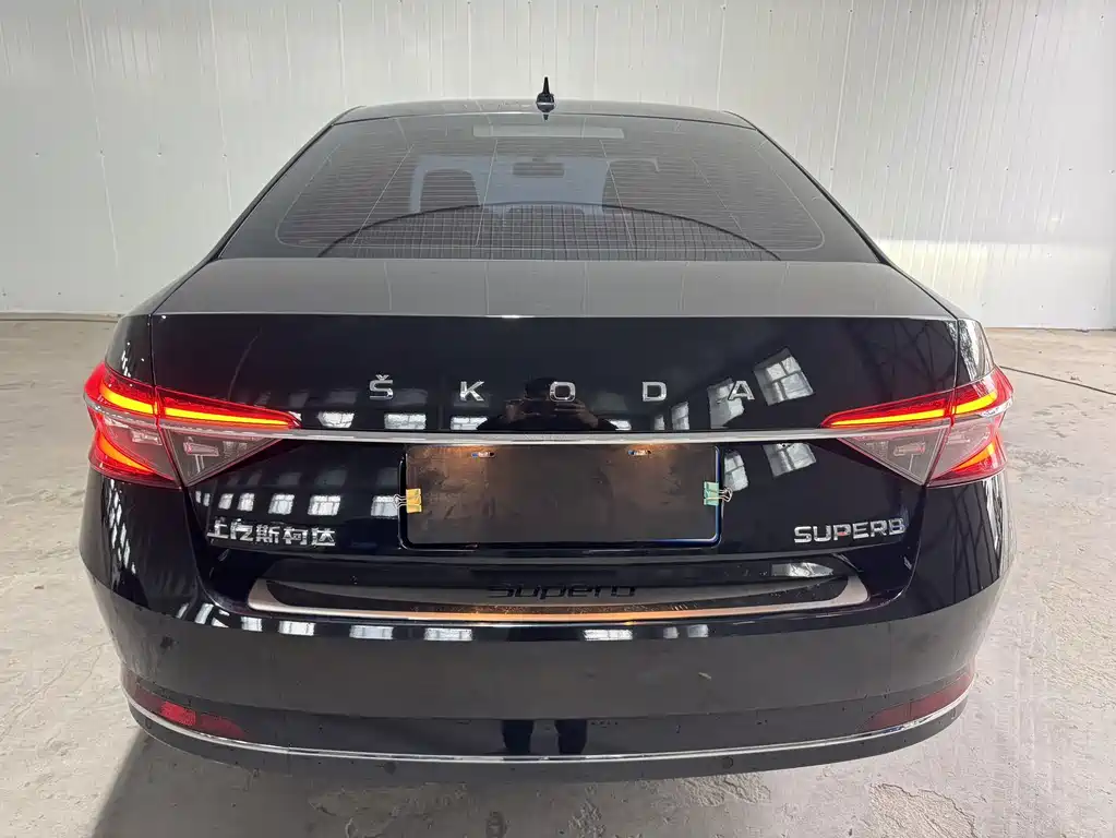 Skoda Superb — фото 4