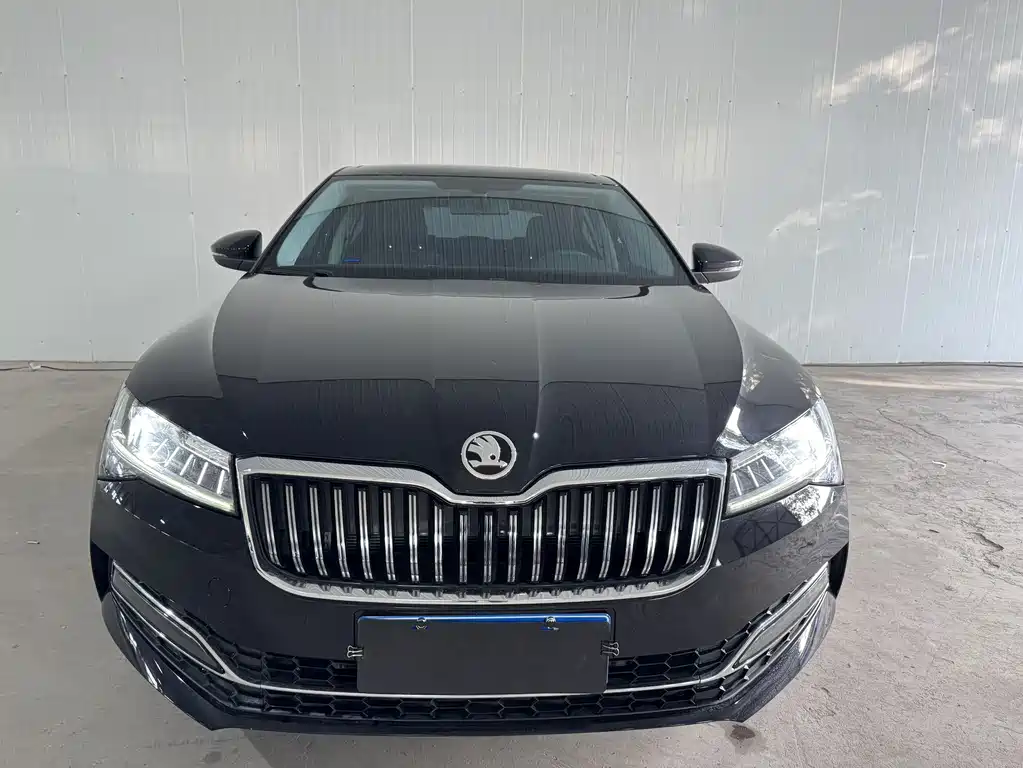 Skoda Superb — фото 3