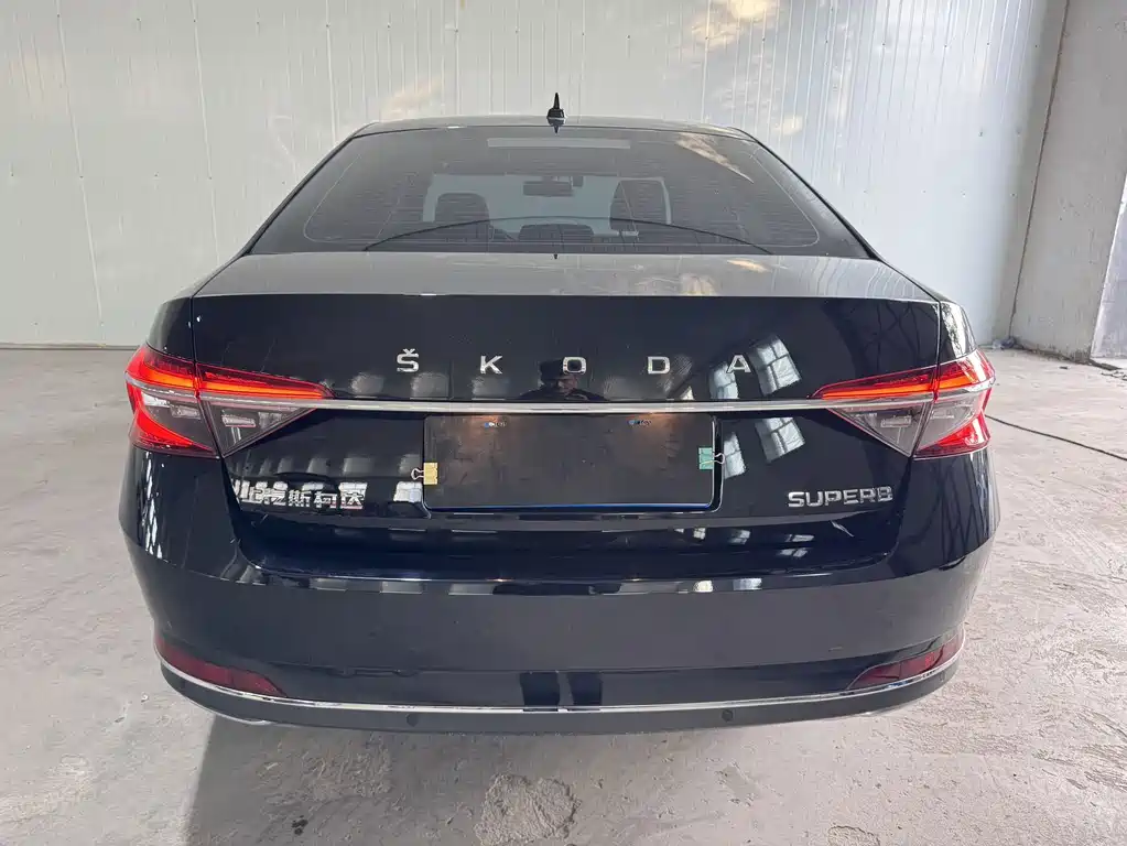 Skoda Superb — фото 4