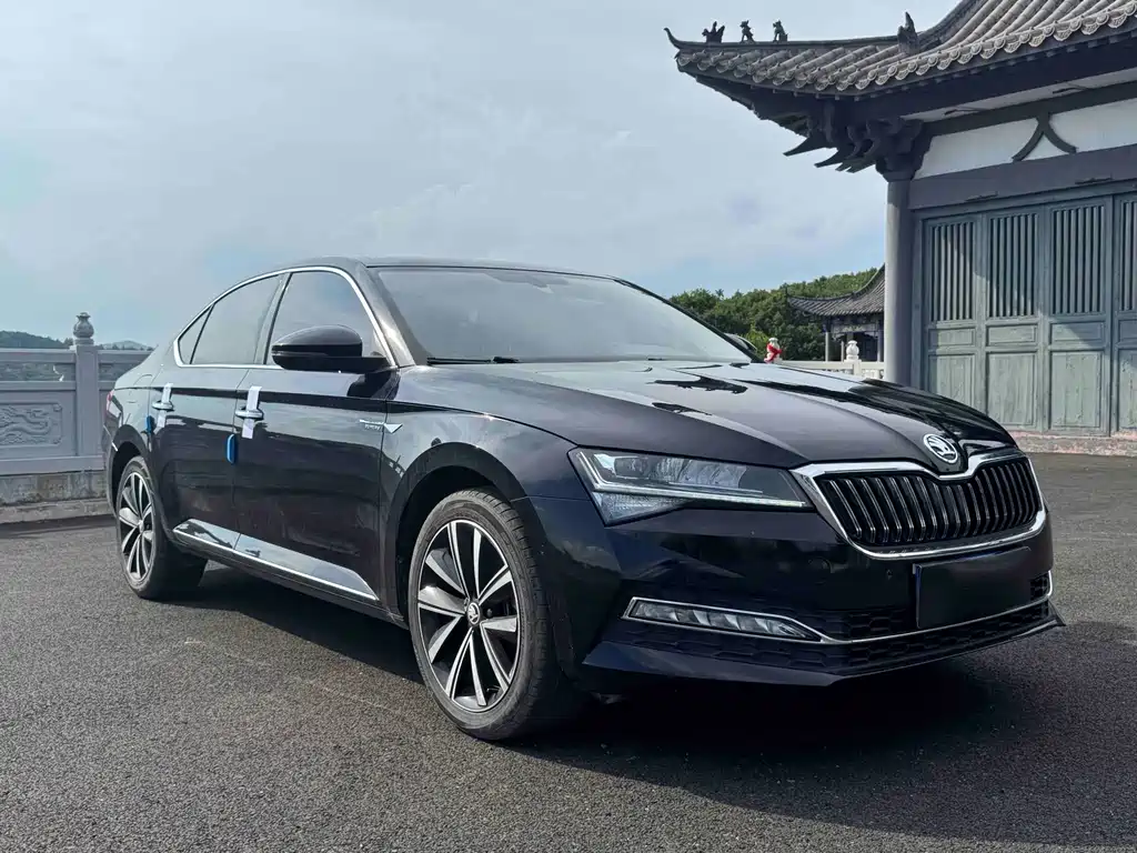 Skoda Superb — фото 3