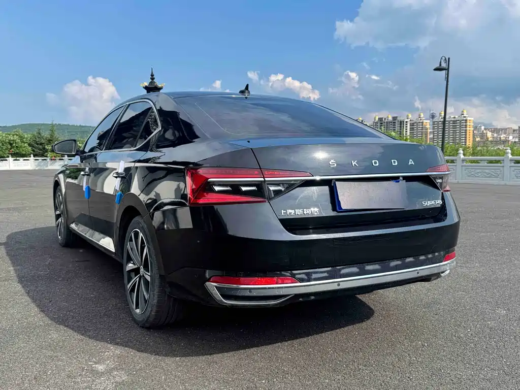 Skoda Superb — фото 4