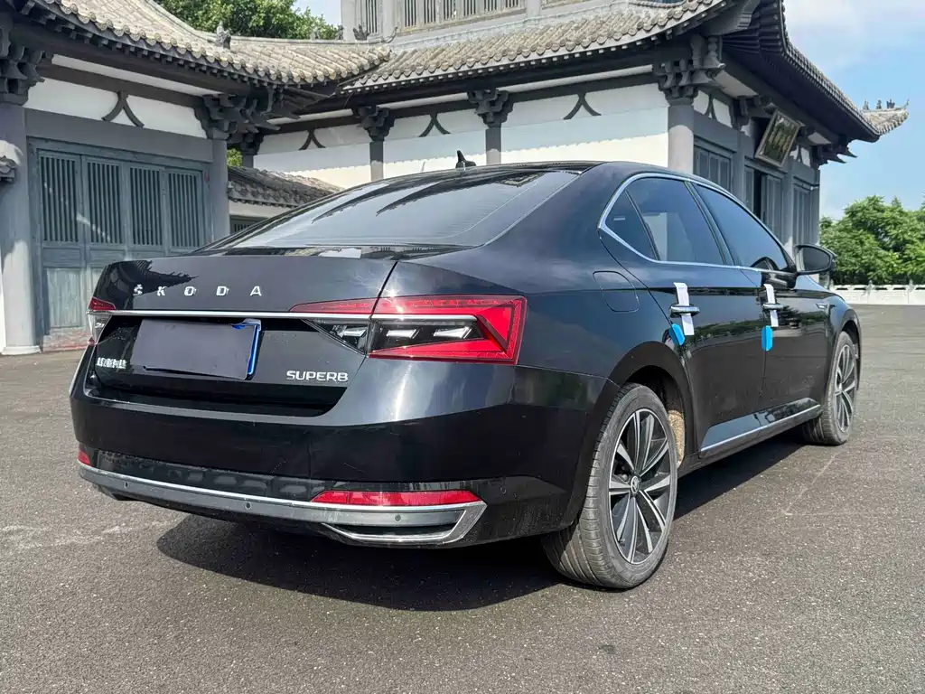 Skoda Superb — фото 6