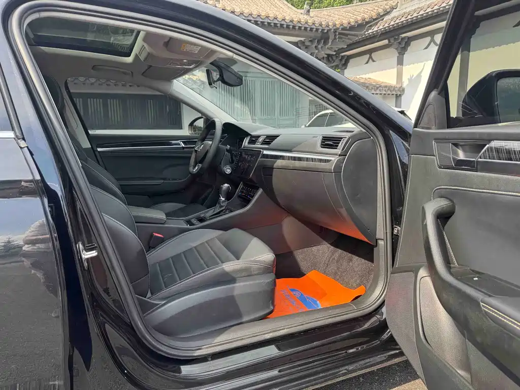 Skoda Superb — фото 10