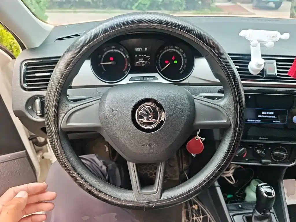 Skoda Rapid — фото 3
