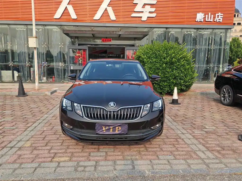 Skoda Octavia — фото 2