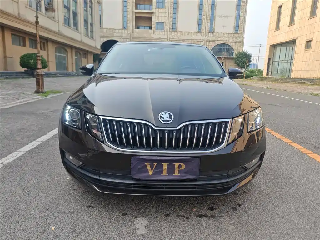 Skoda Octavia — фото 5