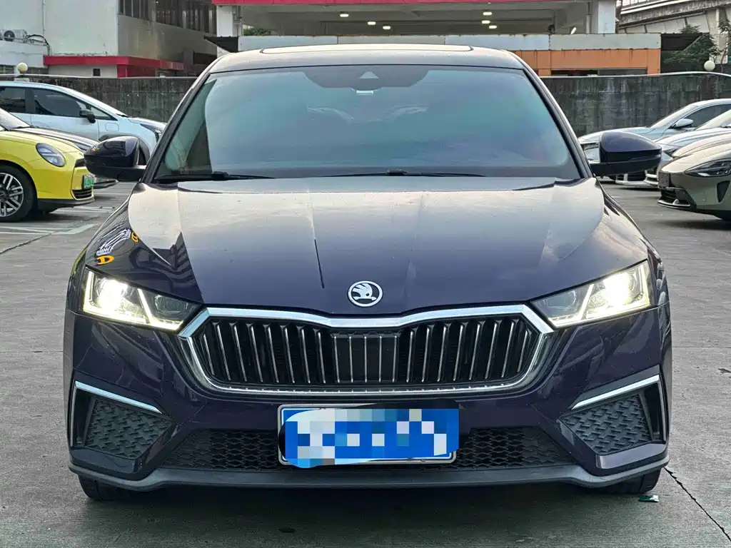 Skoda Octavia — фото 2