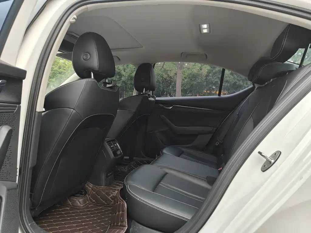 Skoda Octavia — фото 13