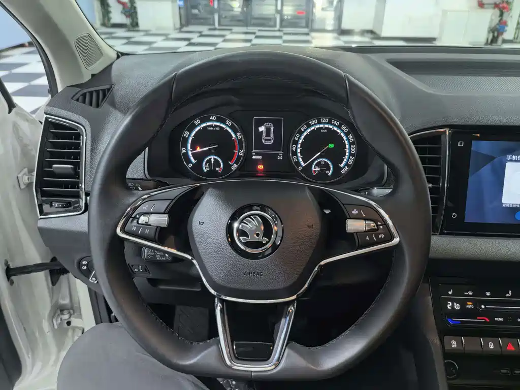 Skoda Karoq — фото 13