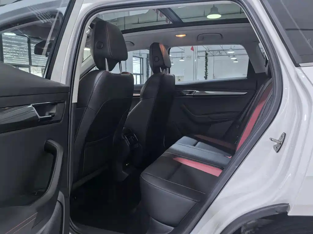 Skoda Karoq — фото 10