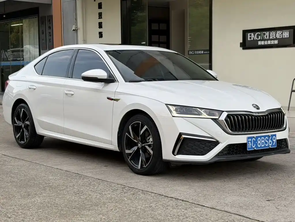Skoda Octavia — фото 3