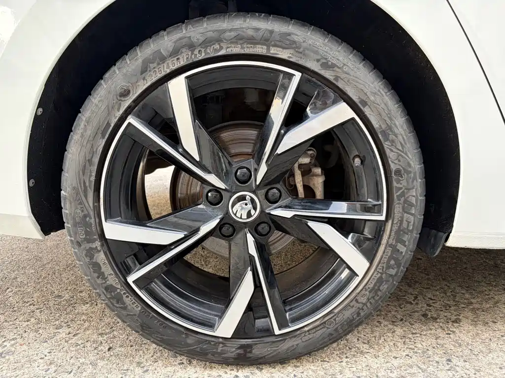 Skoda Octavia — фото 21
