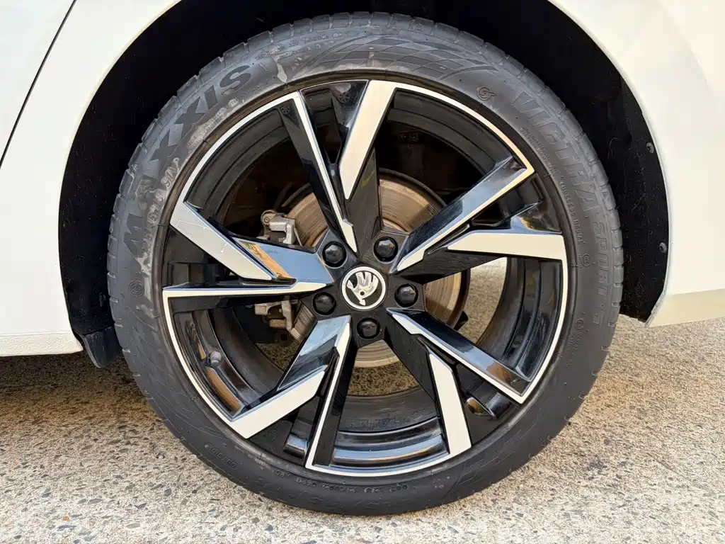 Skoda Octavia — фото 22