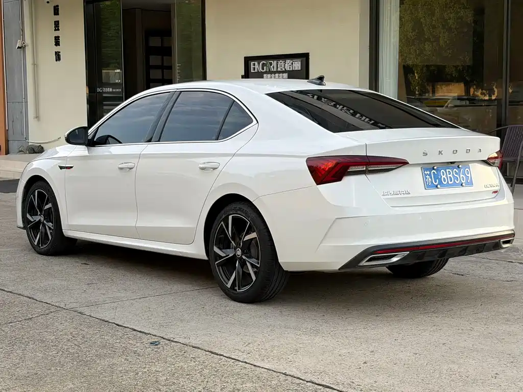 Skoda Octavia — фото 4
