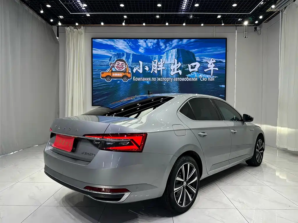 Skoda Superb — фото 4