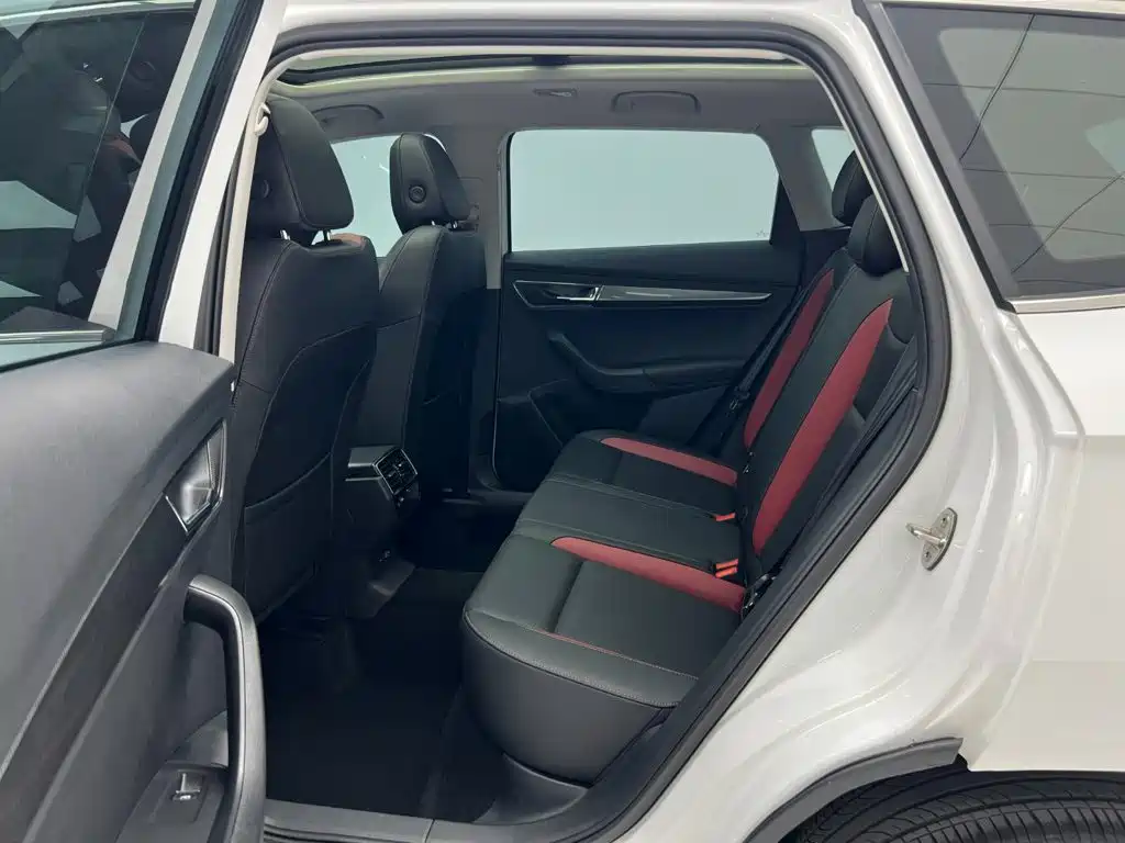 Skoda Karoq — фото 18