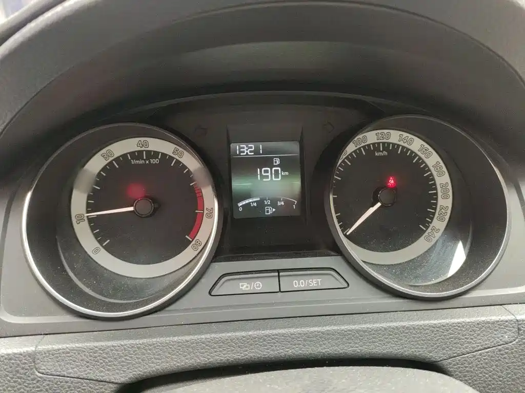 Skoda Rapid Spaceback — фото 4