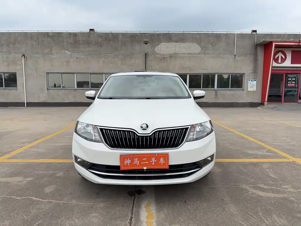Skoda Rapid — фото 2