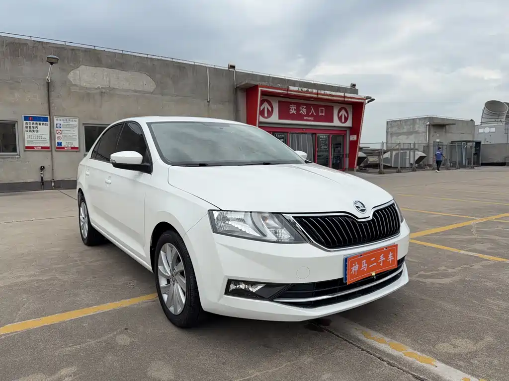 Skoda Rapid — фото 3