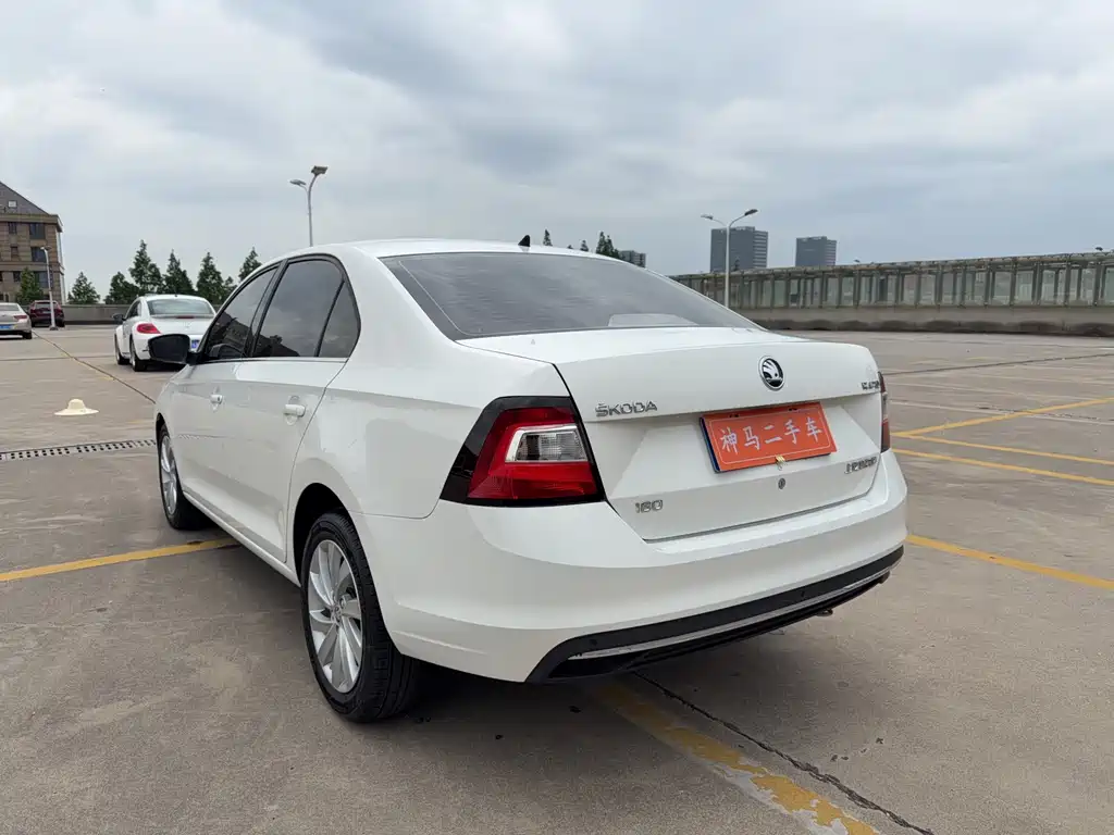 Skoda Rapid — фото 4