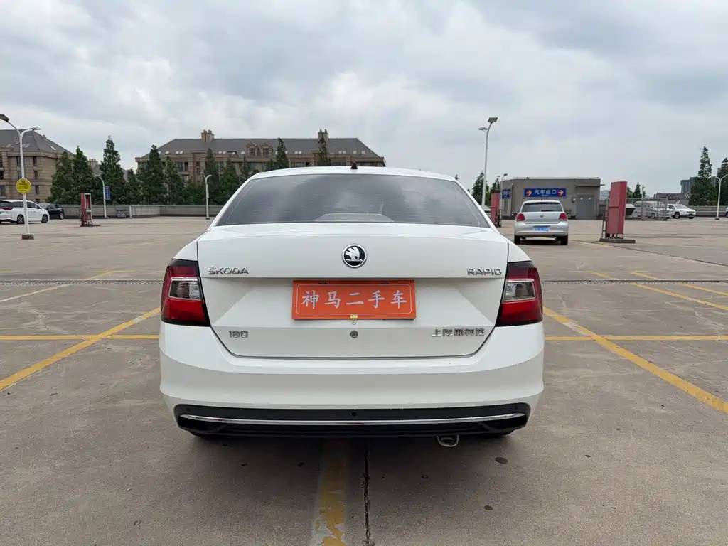 Skoda Rapid — фото 5