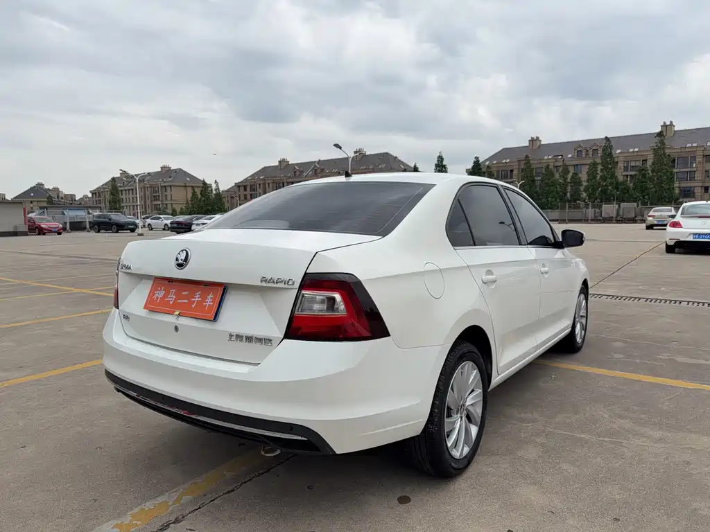Skoda Rapid — фото 6