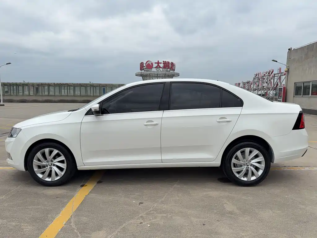 Skoda Rapid — фото 7