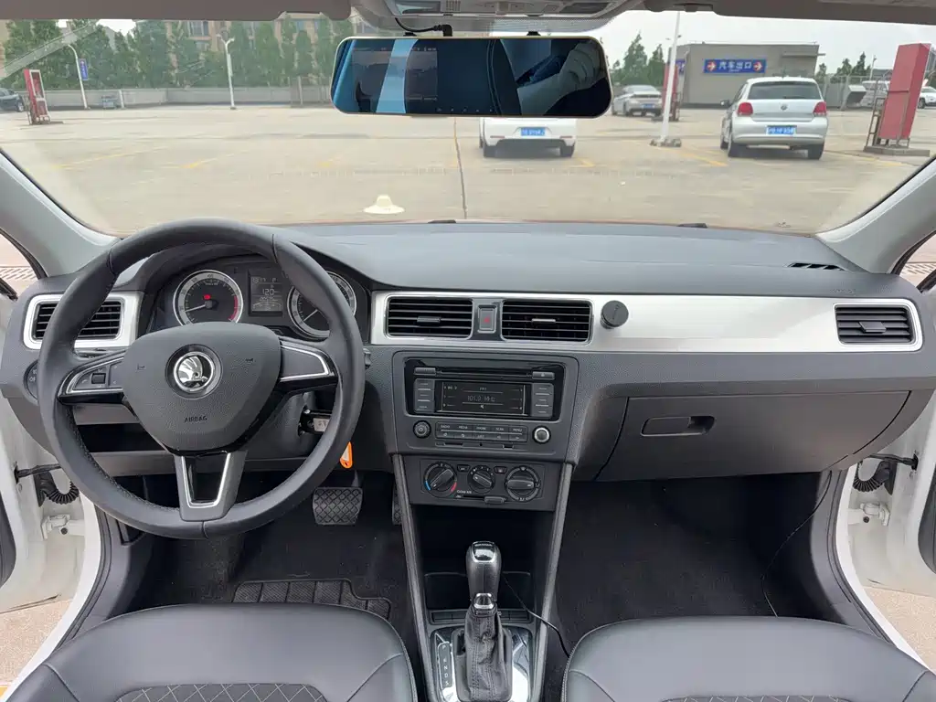 Skoda Rapid — фото 9