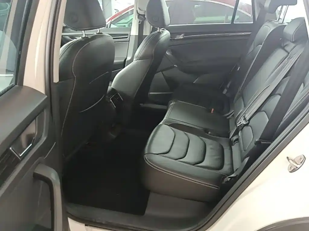 Skoda Kodiaq — фото 17