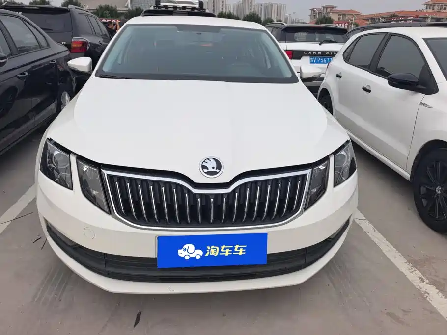 Skoda Octavia — фото 2