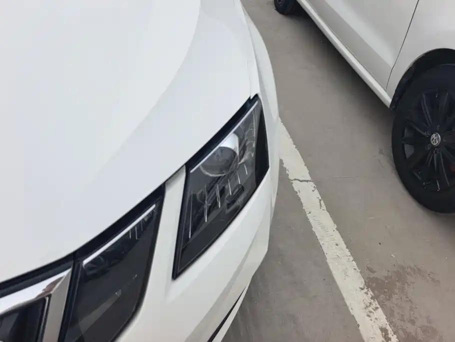Skoda Octavia — фото 5