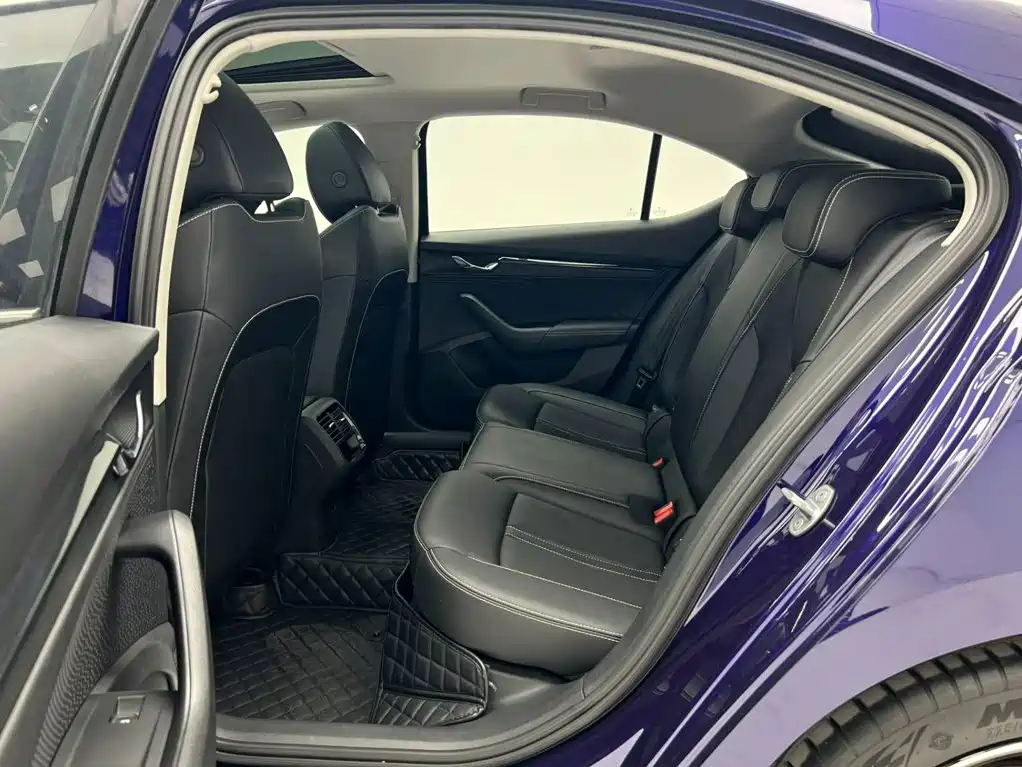 Skoda Octavia — фото 7