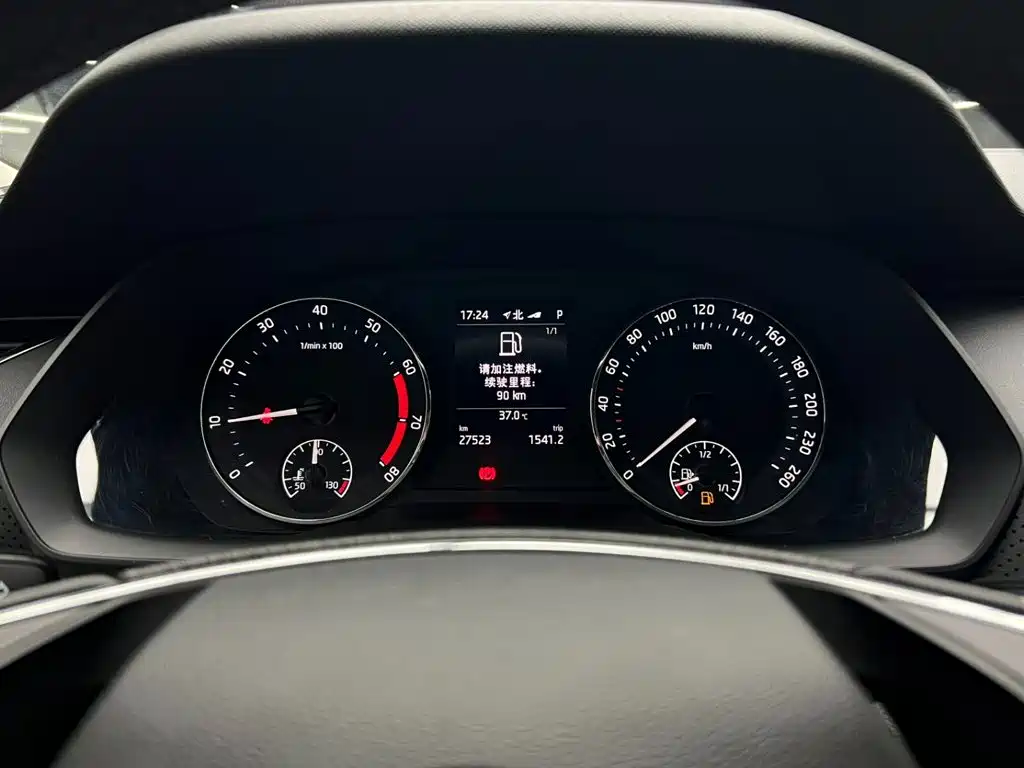 Skoda Octavia — фото 8