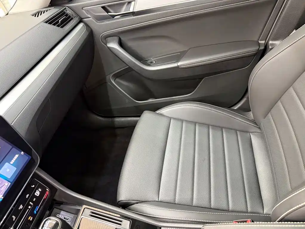Skoda Superb — фото 13
