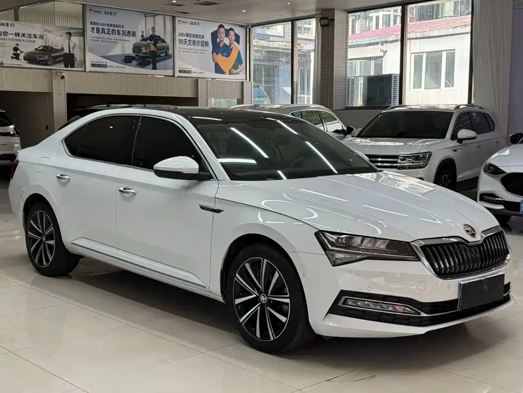 Skoda Superb — фото 3