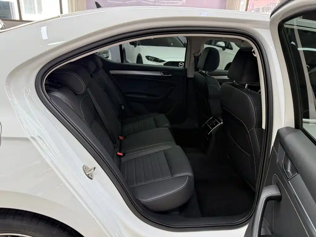 Skoda Superb — фото 22