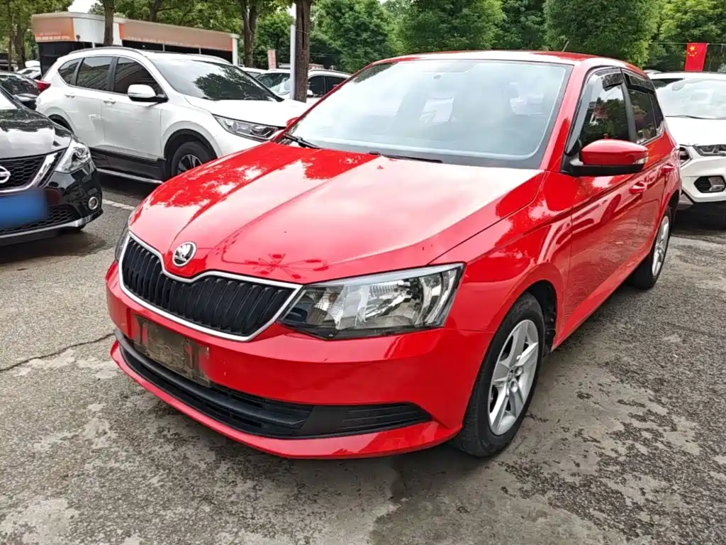 Skoda Fabia — фото 2