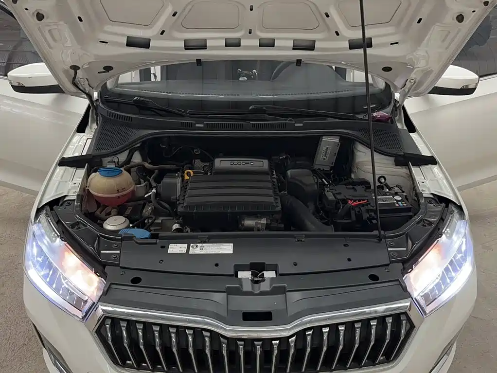 Skoda Rapid — фото 23