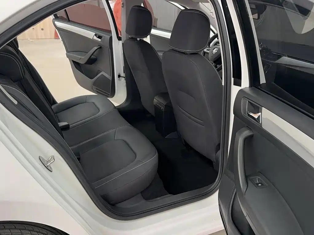 Skoda Rapid — фото 4