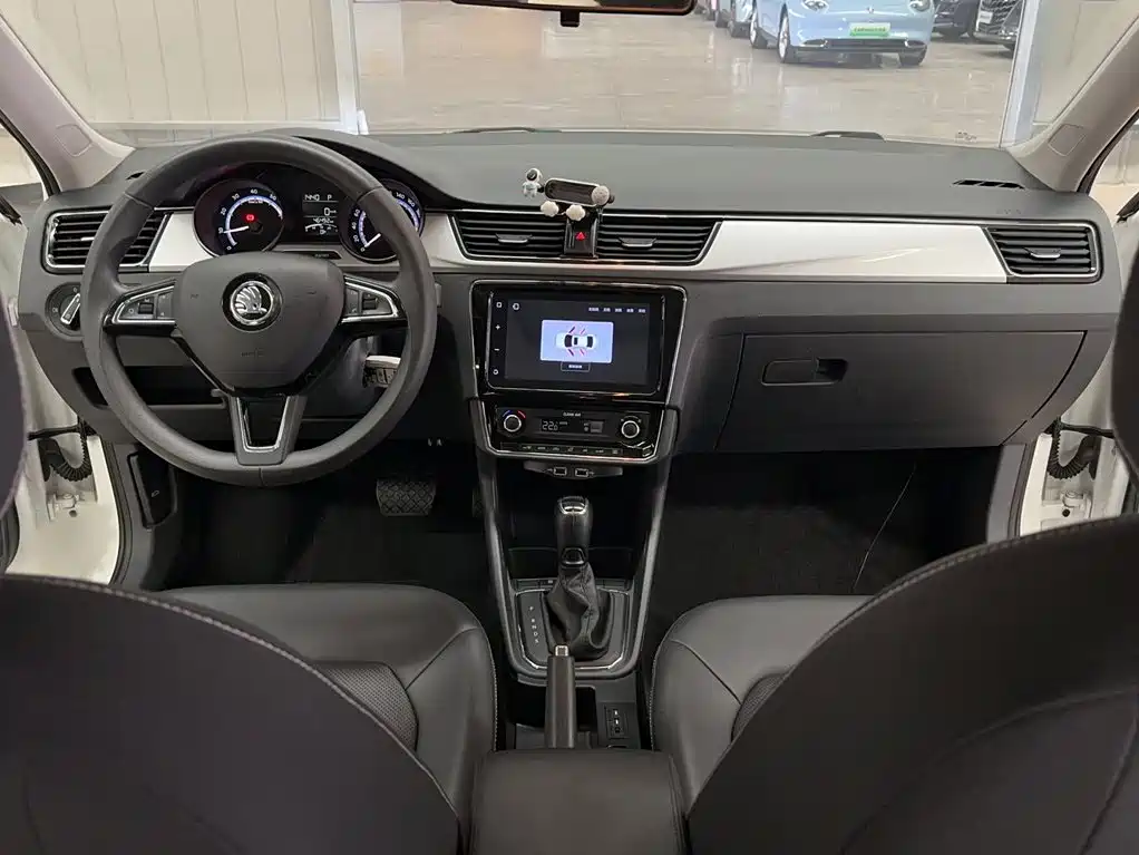 Skoda Rapid — фото 5