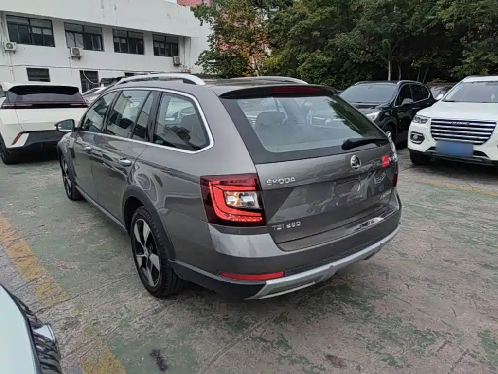 Skoda Octavia — фото 5
