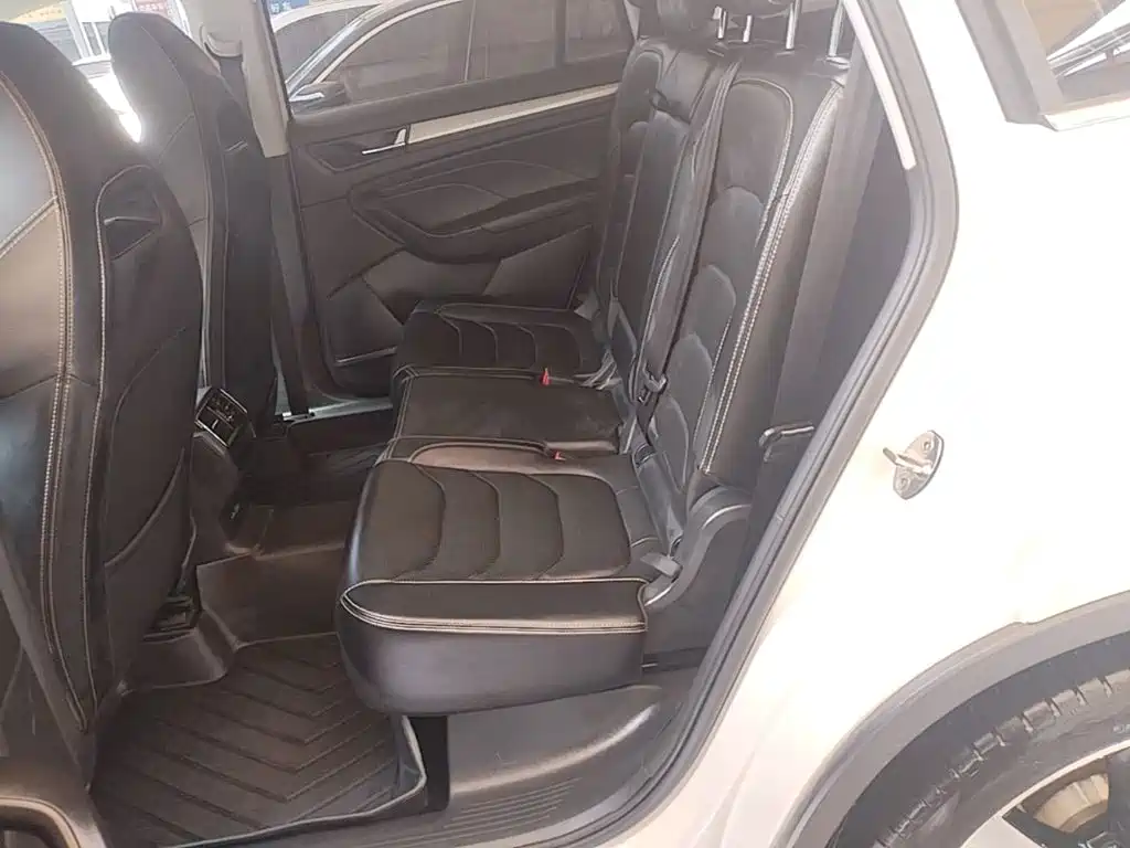 Skoda Kodiaq — фото 17