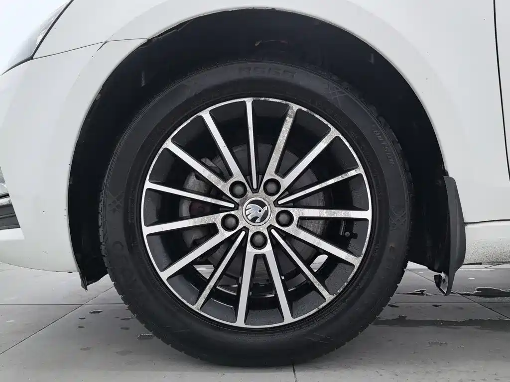 Skoda Octavia — фото 17