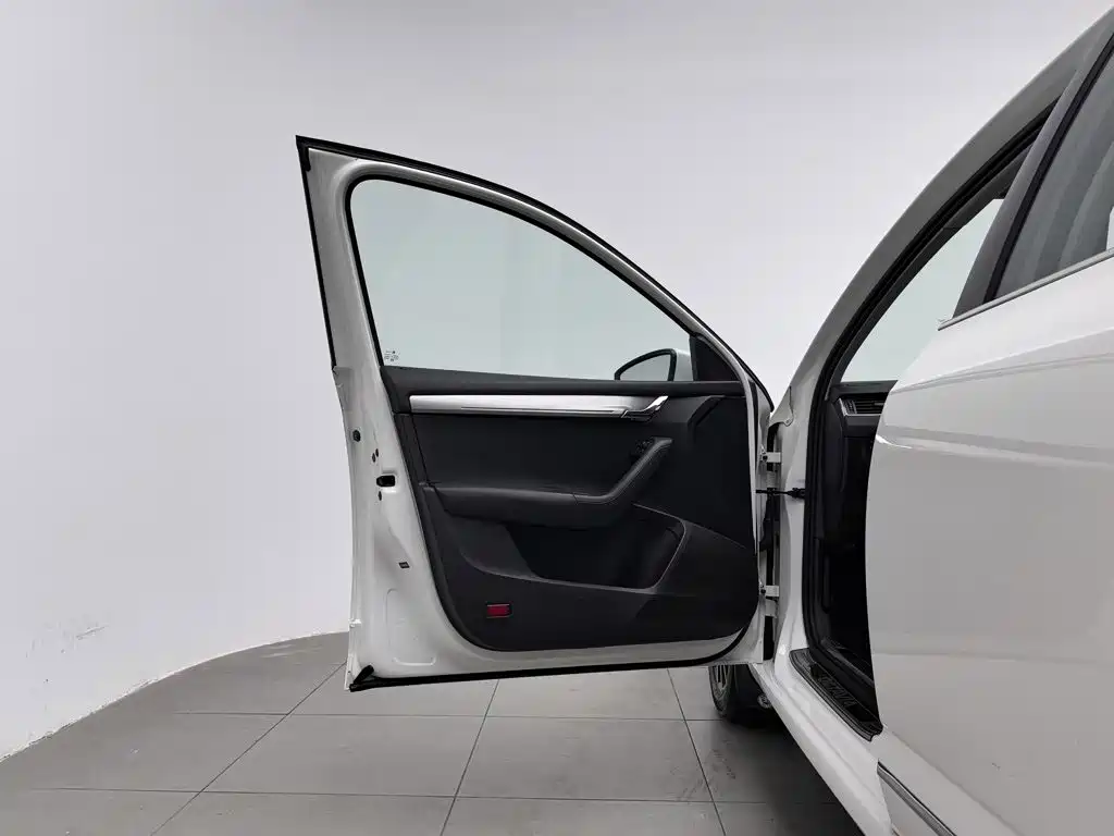 Skoda Octavia — фото 8