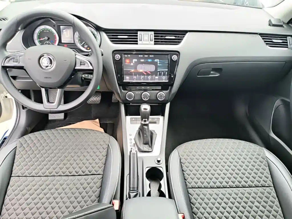 Skoda Octavia — фото 13