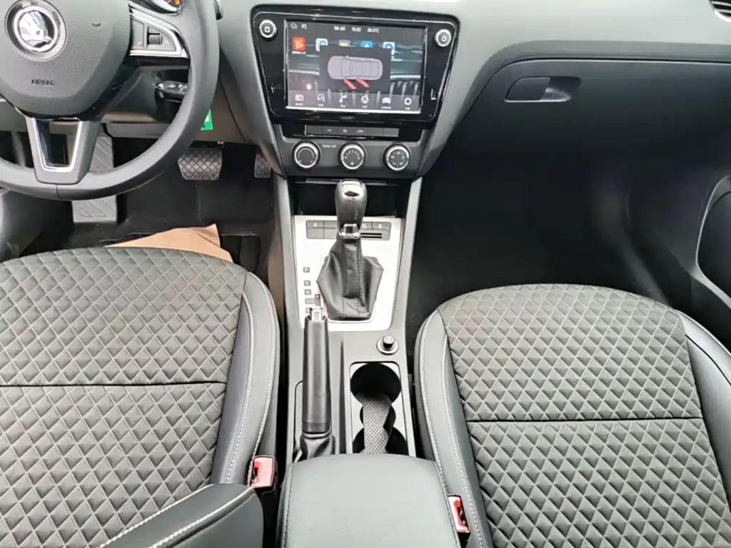 Skoda Octavia — фото 14