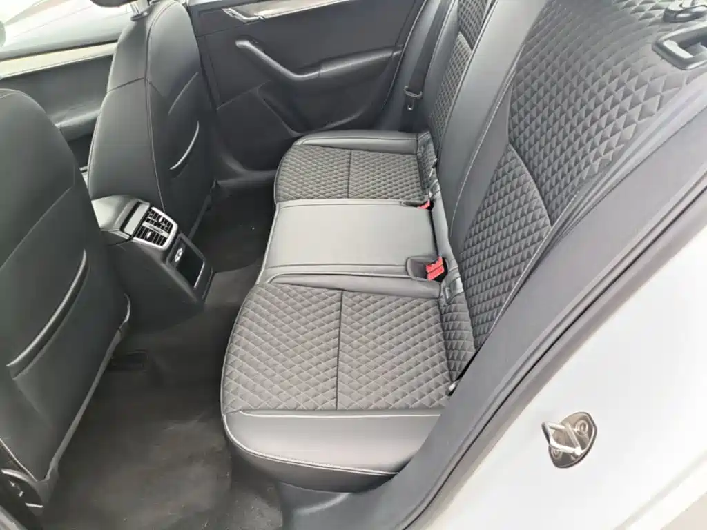 Skoda Octavia — фото 17